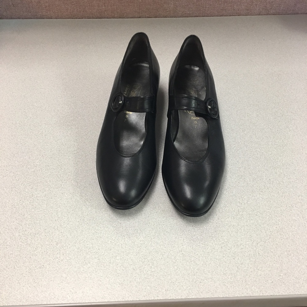 Theresia M Leather uppers. Excellent condition